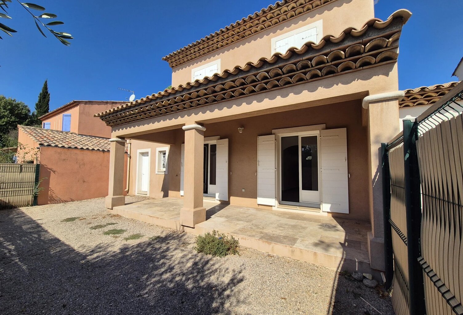 LE CANNET-DES-MAURES – Maison 3 chambres avec jardin, terrasse et garage — photo 1