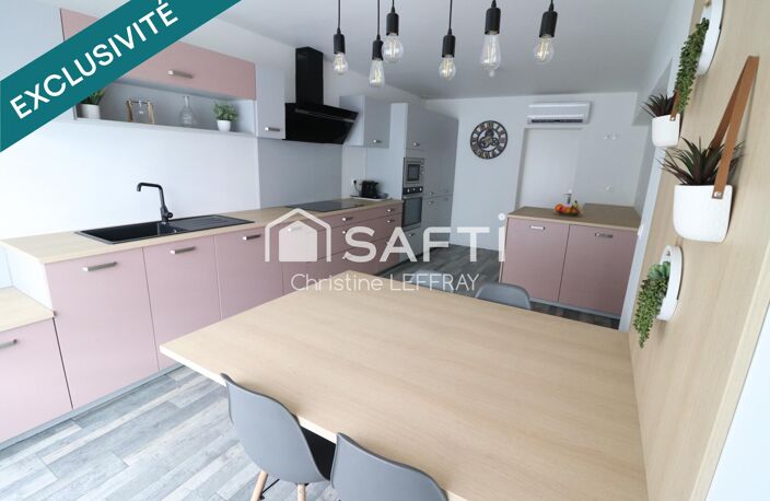 Maison 5 chambres, 27 garages, 8700 m² de terrain. — photo 3