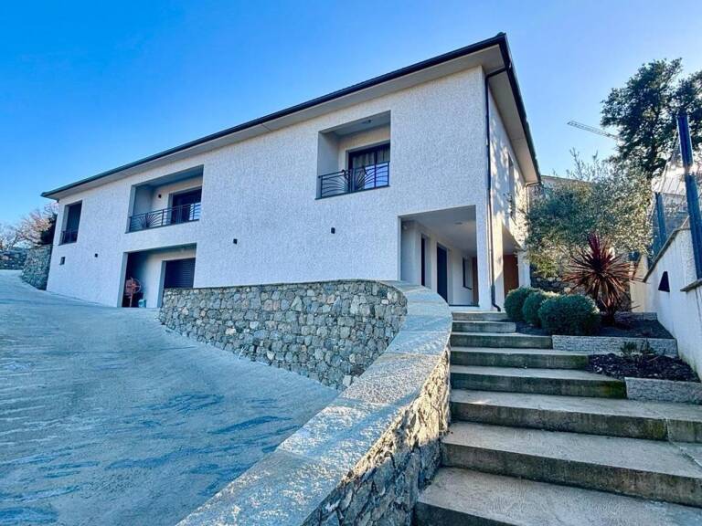 Superbe Maison de 160 m2 avec T2 indépendant à Corte — photo 1