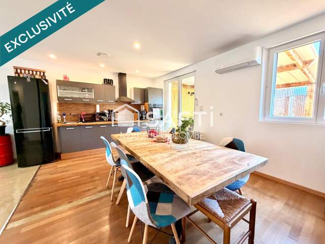 Maison entièrement rénovée avec sous-sol, garage et extérieur sans vis-à-vis — photo du bien