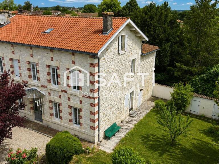 Maison de caractère au cœur de Châteauneuf-sur-Charente — photo 1