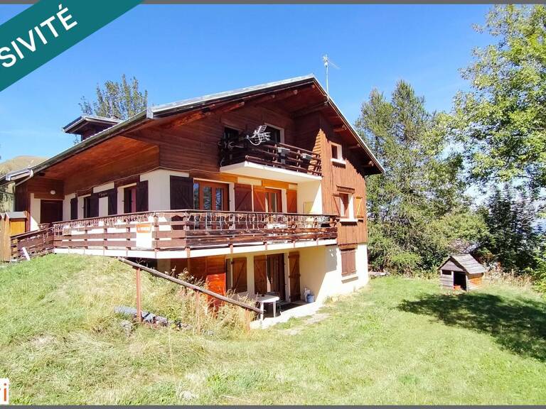 Chalet composé de trois appartements — photo 1