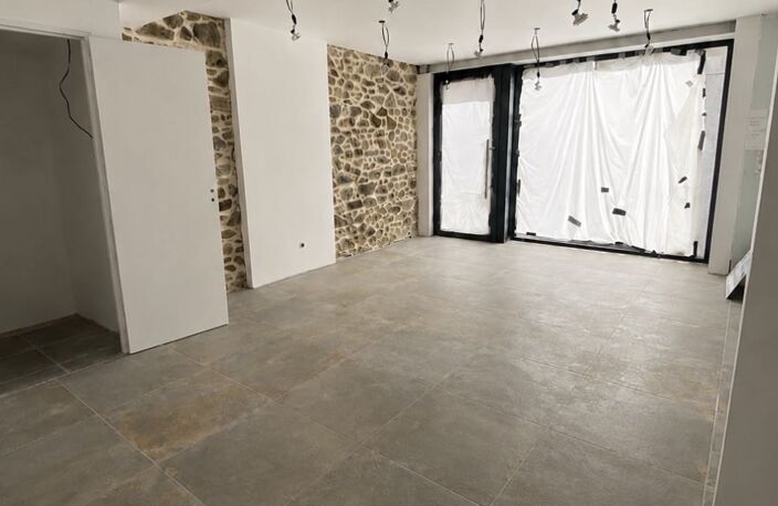 RUE HOCHE – INSTALLEZ VOTRE ACTIVITÉ DANS UN EMPLACEMENT DE CHOIX ! — photo 4
