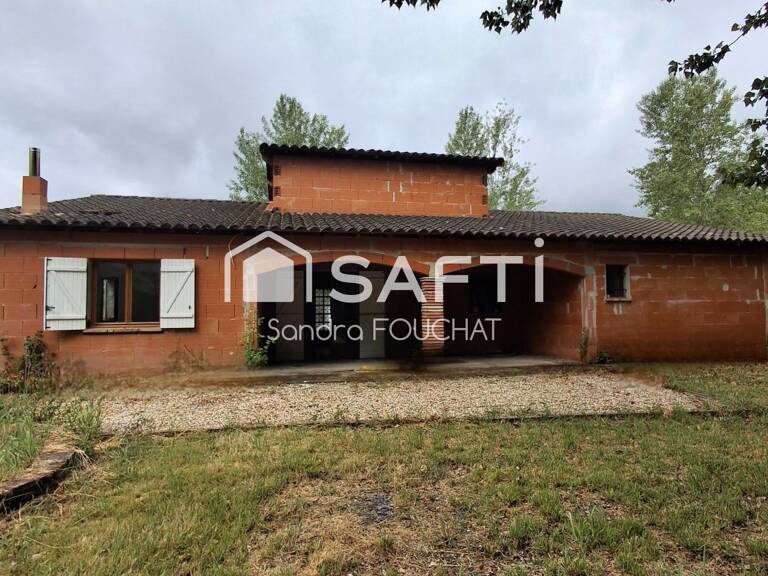 Maison traditionnelle sur terrain agricole  Calme — photo 1
