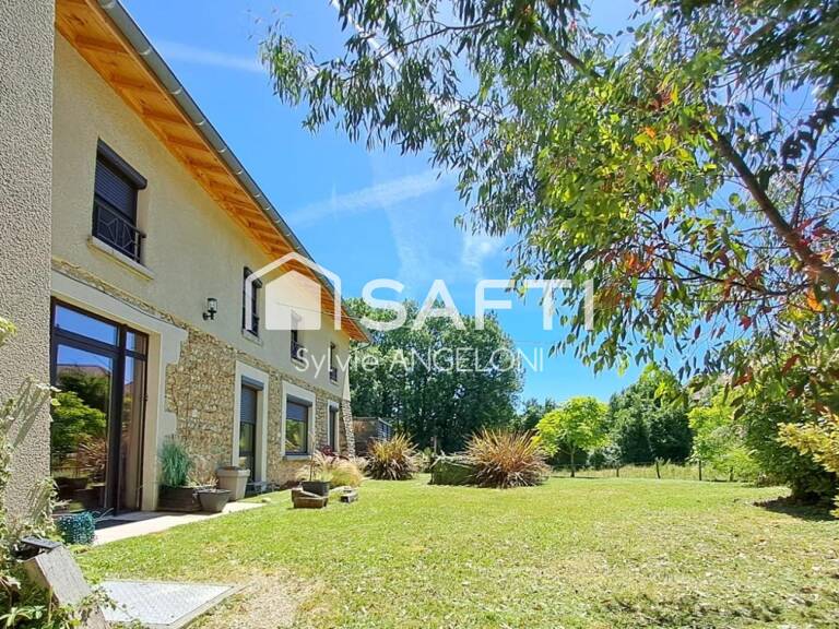 Maison de caractère en pisé rénovée, grand terrain — photo 1