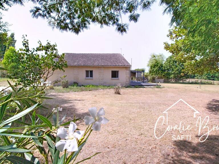Maison en pierre Familiale à la campagne — photo 1