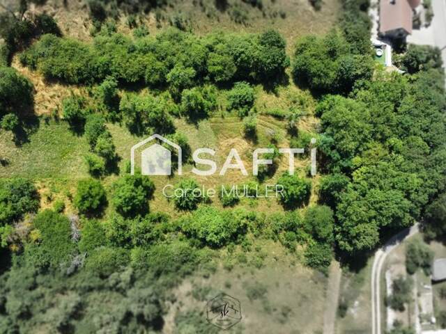 Terrain constructible de 11,27 ares à Vaudreching — photo du bien