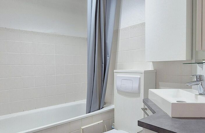 Studio lumineux avec parking  idéal investisseur — photo 3