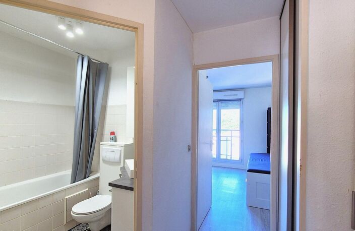 Studio lumineux avec parking  idéal investisseur — photo 4