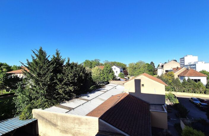 Studio lumineux avec parking  idéal investisseur — photo 5
