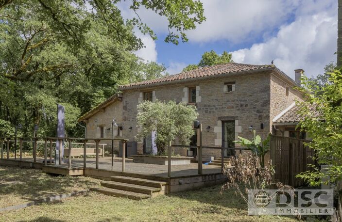 Grande propriété rénovée avec spacieuse maison principale, gîte, seconde maison et piscine. — photo 2