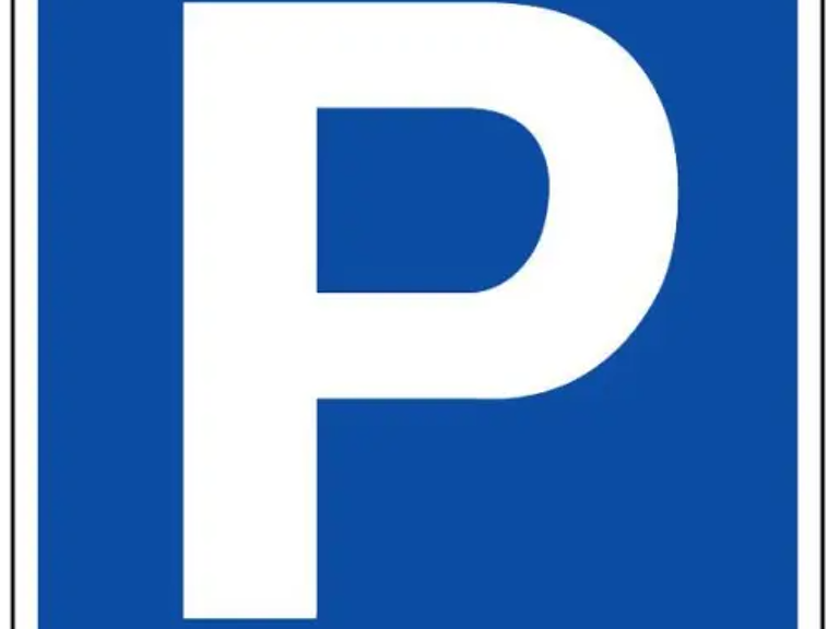 Garage/Parking — photo 1
