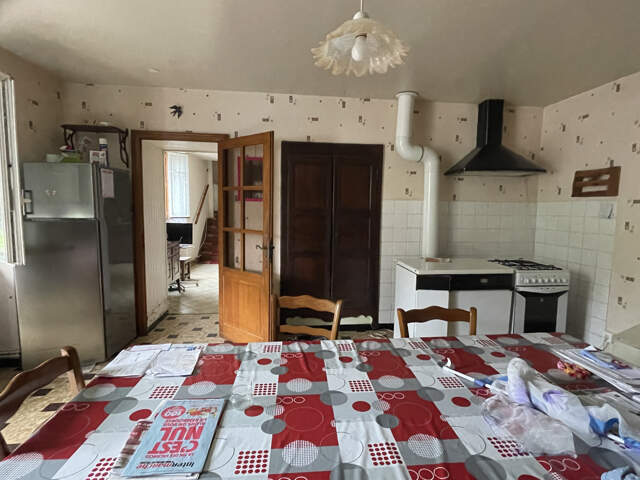 Ancienne ferme avec dépendances au centre du village ! — photo du bien