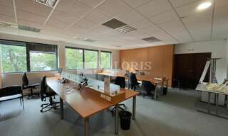 Bureau  483 m² à louer à Limonest (69760)