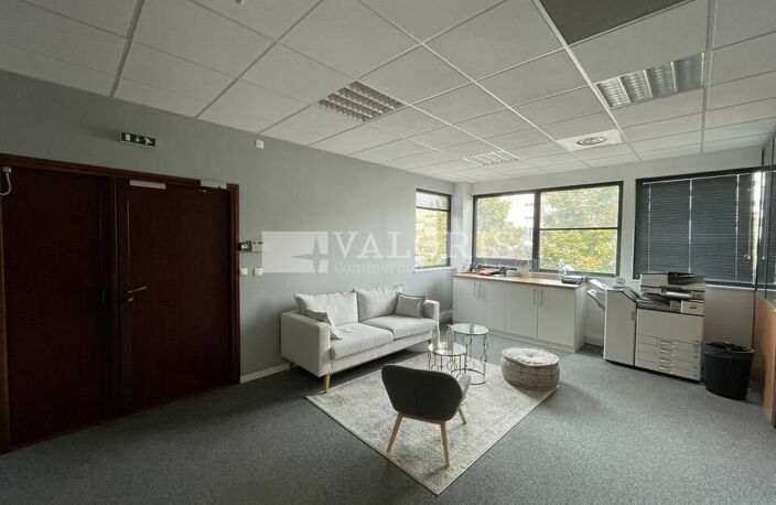 BUREAUX à LOUER — photo 2