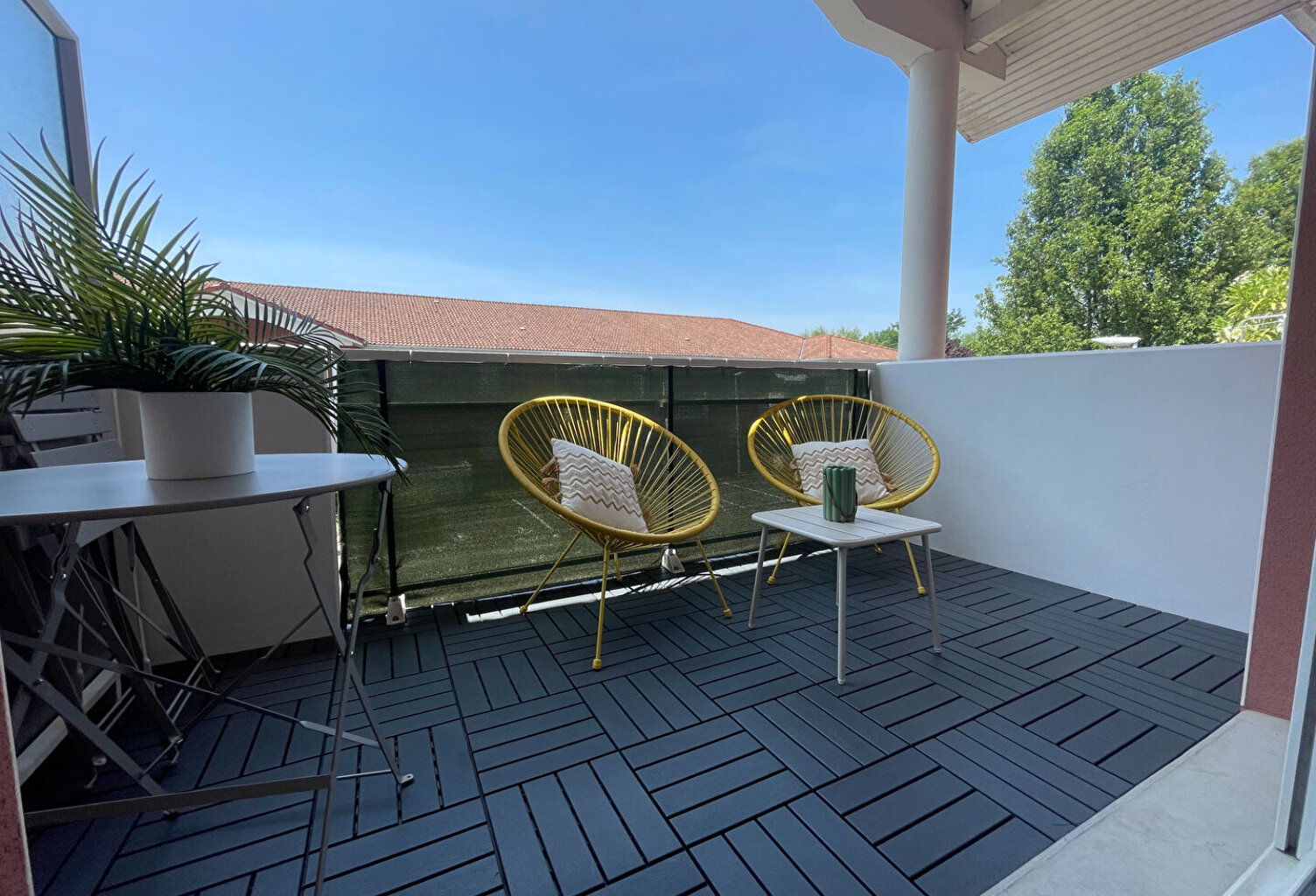 COUP DE COEUR - T2 MEUBLÉ 46 m² AVEC BALCON ET PARKING — photo 1