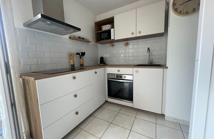 COUP DE COEUR - T2 MEUBLÉ 46 m² AVEC BALCON ET PARKING — photo 2