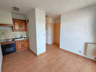 A VENDRE - APPARTEMENT 2 PIECES AVEC PARKING PRIVE  DANS RESIDENCE AVEC PISCINE A PIED DES PLAGES ET DU CENTRE VILLE DE SAINT AYGULF — photo 3