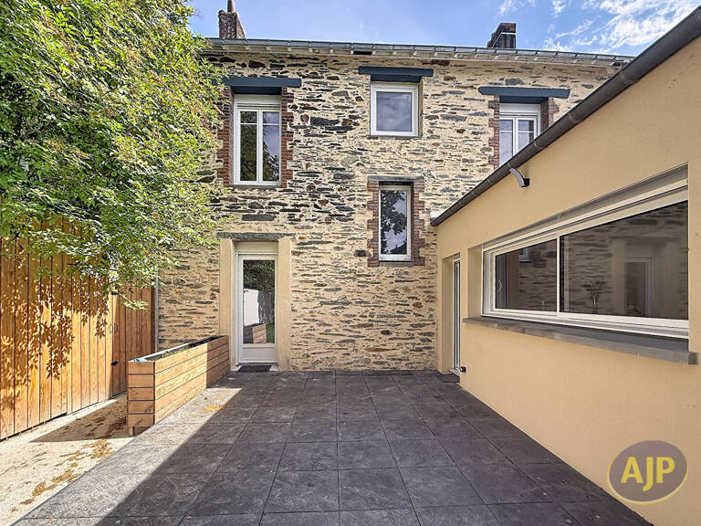 Maison  Bourg Saffré 6ch — photo 1