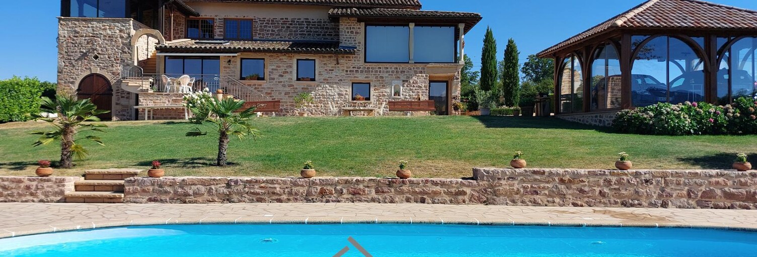 Maison 16 Pièces 450 m² à vendre à Saint-Amour-Bellevue (71570)