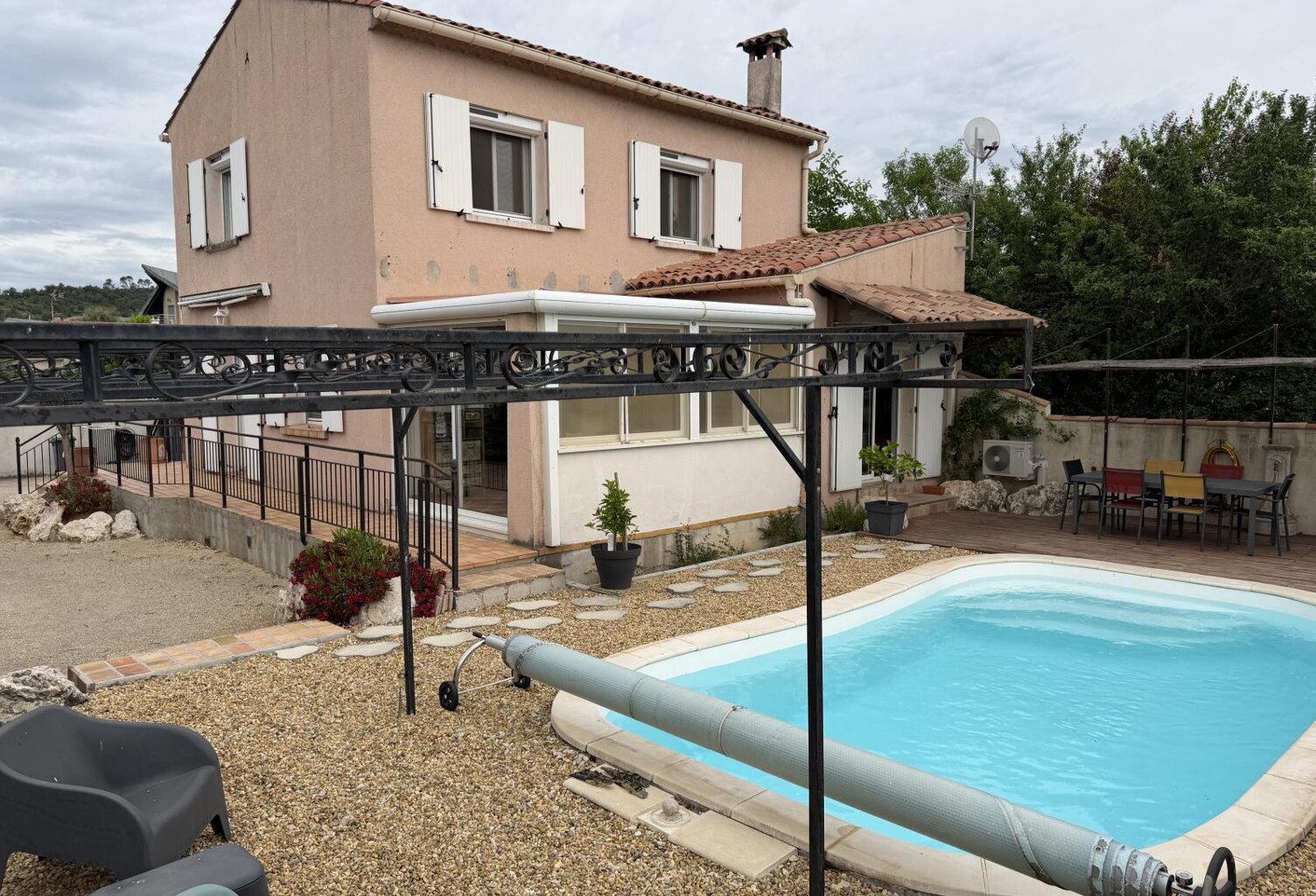 Saint-Privat-des-Vieux villa T5 avec piscine — photo 1
