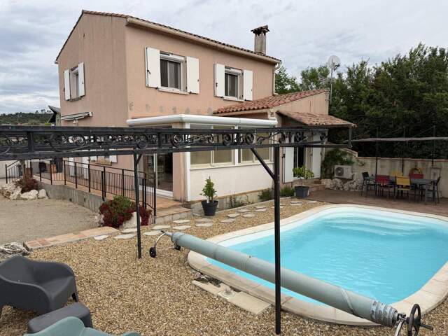 Saint-Privat-des-Vieux villa T5 avec piscine — photo du bien