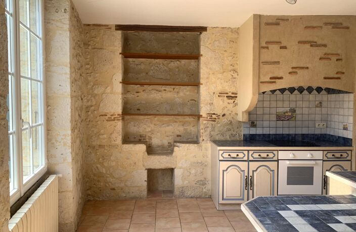 MAISON EN PIERRE CONFORTABLE AVEC CAVE ET JARDIN — photo 3