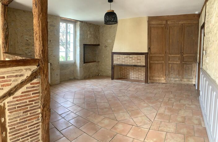 MAISON EN PIERRE CONFORTABLE AVEC CAVE ET JARDIN — photo 4