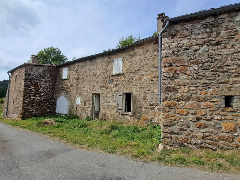 Ancienne Ferme de 200 m2 à Rénover avec 1140 m2 de Terrain — photo 1
