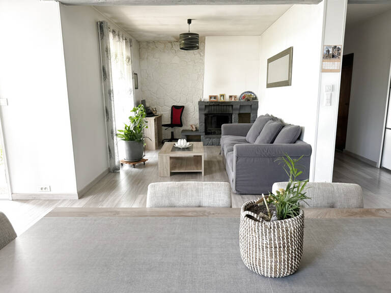 Marguerittes appartement T3 de 92 m2, avec terrasse, jardin privatif et 2 places de parking — photo 1