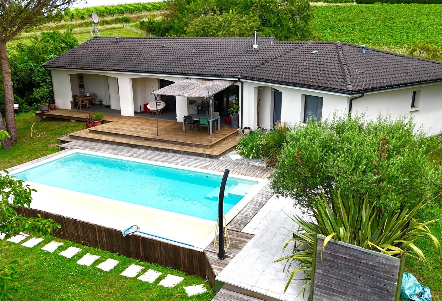 Villa contemporaine 6 pièces avec vue et piscine — photo 1
