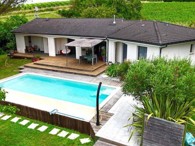 Villa contemporaine 6 pièces avec vue et piscine — photo du bien