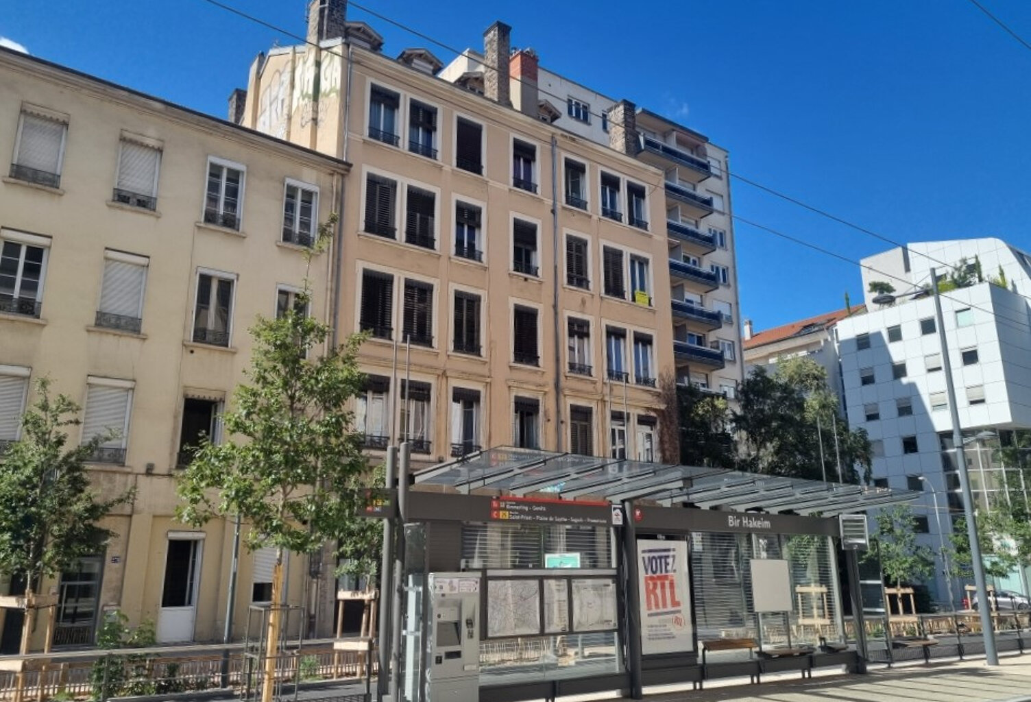 VENTE LYON 69003 - METRO GARIBALDI T2 CACHET 45M2 A RENOVER DANS IMMEUBLE ANCIEN — photo 1
