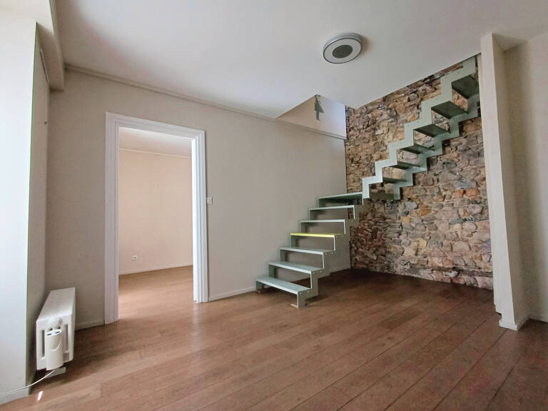 AUBENAS CENTRE - APPARTEMENT DUPLEX 88m2 AVEC GARAGE — photo 1