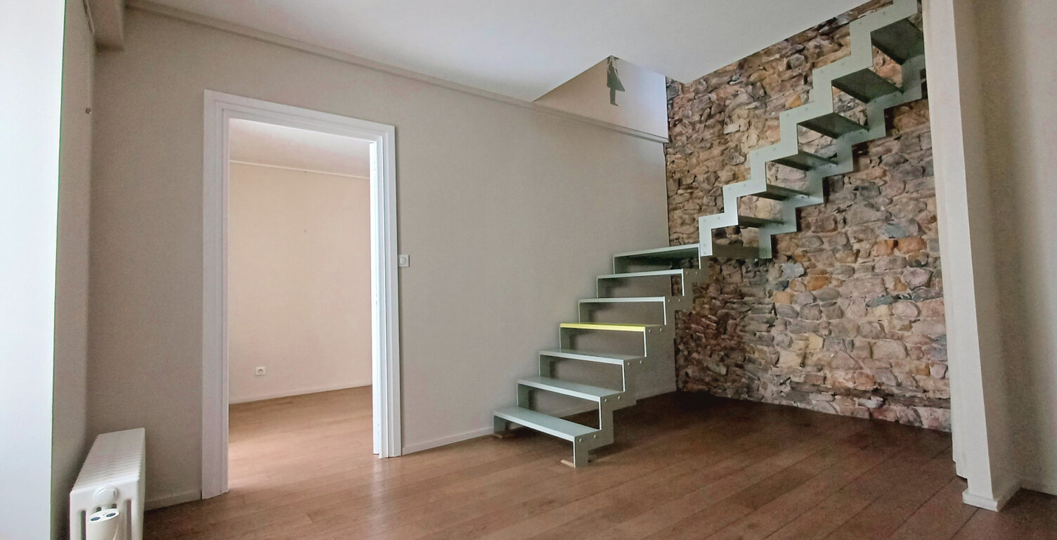 AUBENAS CENTRE - APPARTEMENT DUPLEX 88m2 AVEC GARAGE — photo 1
