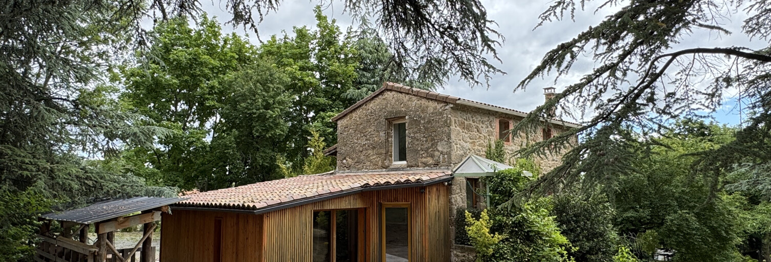 Maison 4 Pièces 120 m² à louer à Saint-Romain-d'Ay (07290)