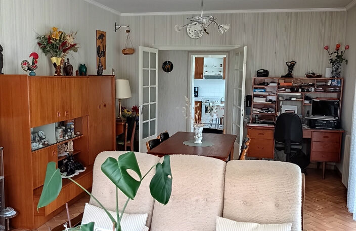 Venez découvrir cette agréable maison semi-enterré sur un jolie terrain arboré de 2243 m2 et clôturé — photo 5