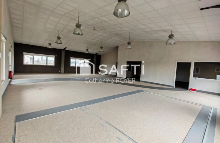 Local commercial avec grand hangar de stockage — photo 3