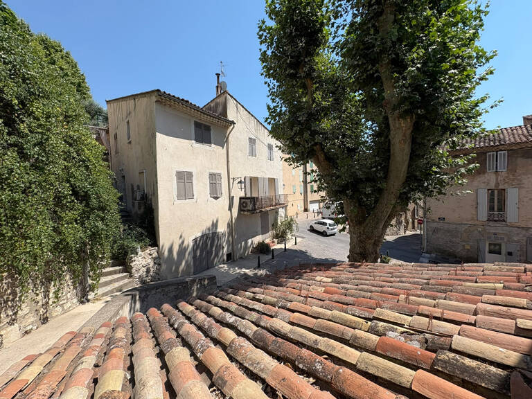 EGUILLES - T3 de charme entièrement rénové au cœur du village d'Éguilles — photo 1