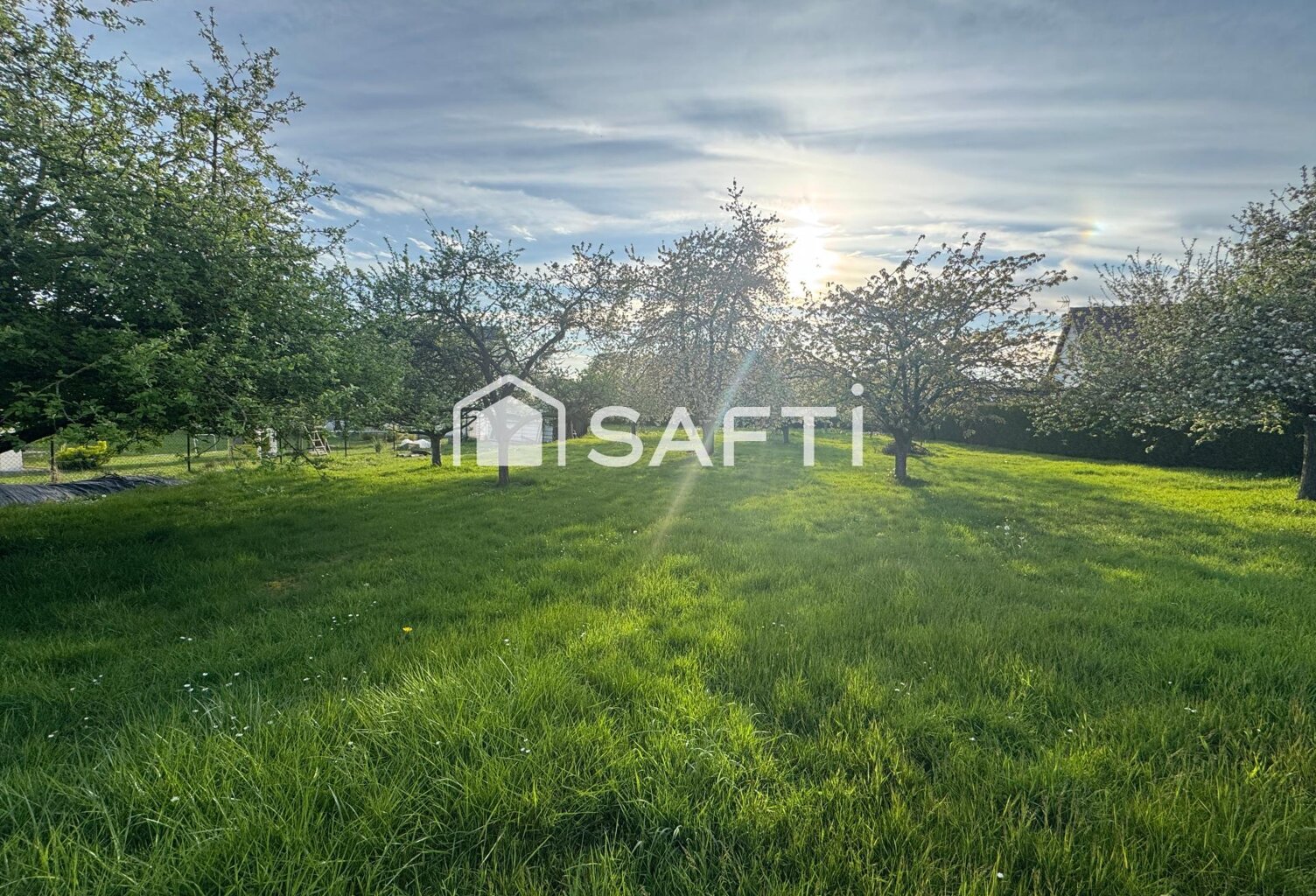 Terrain constructible de 1700 m2 environ — photo 1