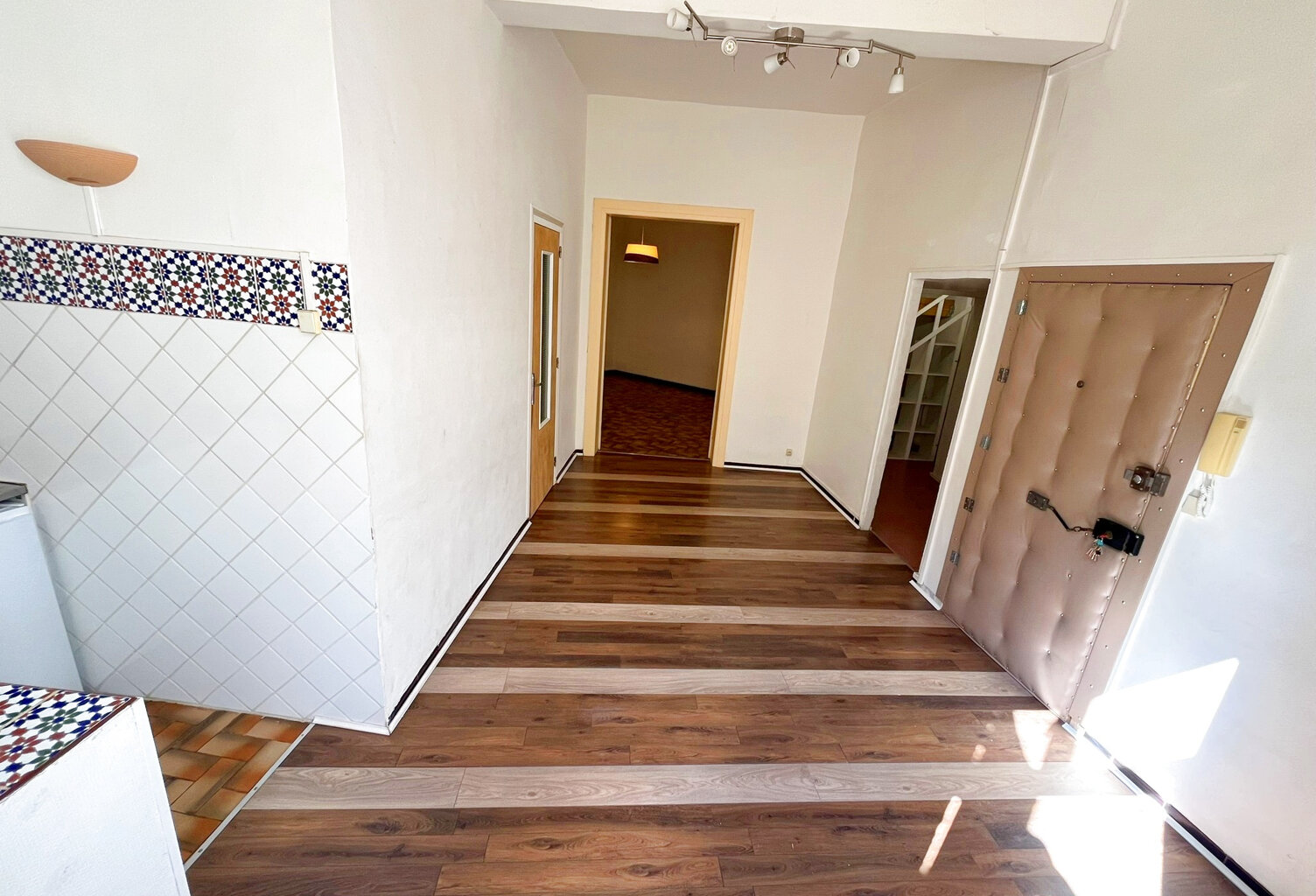 APPARTEMENT FAUX F2 — photo 1