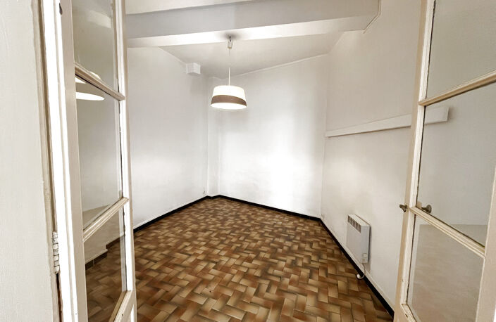 APPARTEMENT FAUX F2 — photo 4
