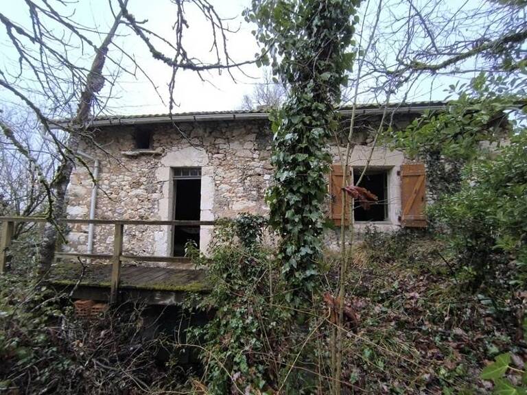 Maison en pierre de 2 pièces principales — photo 1