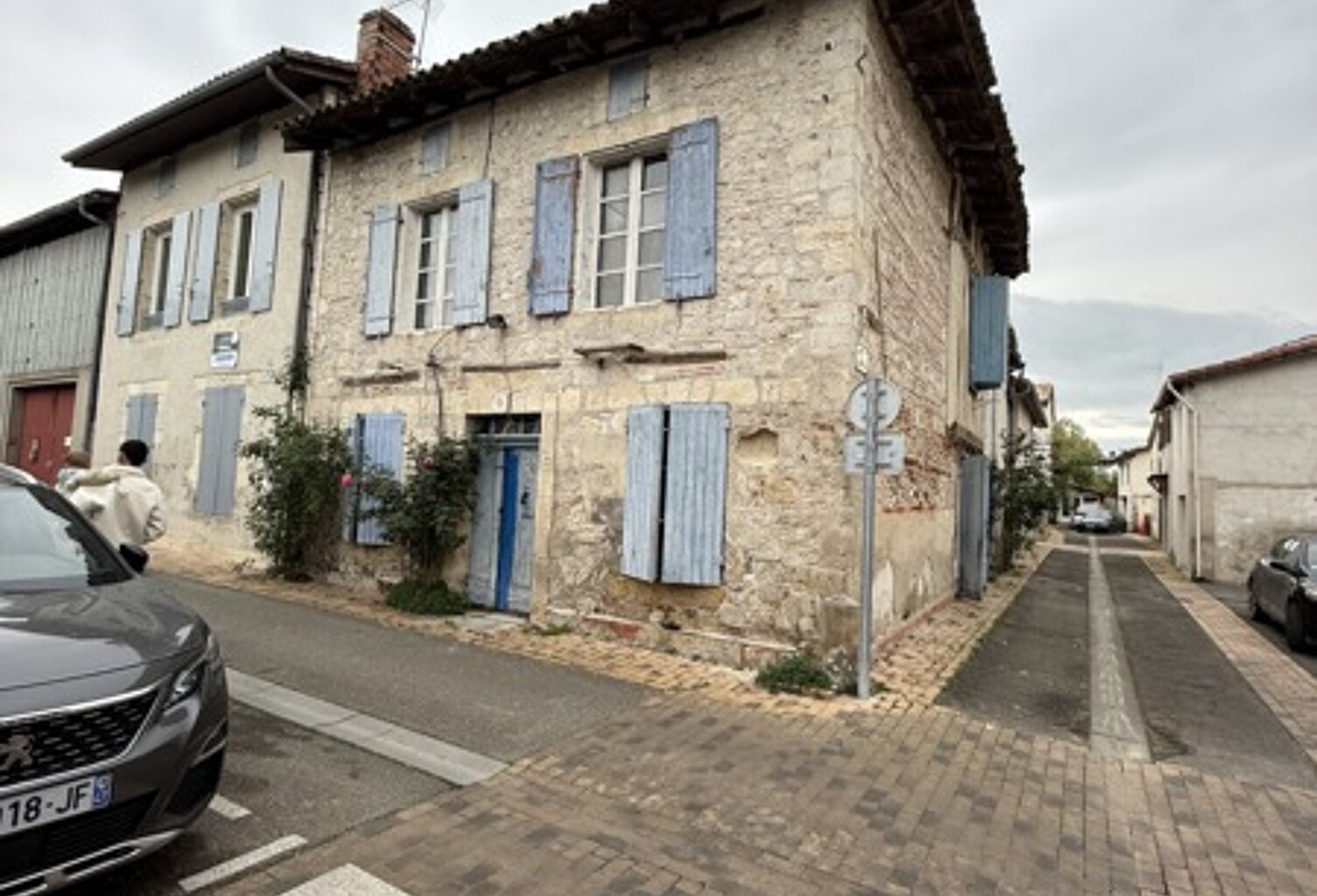 Maison en pierre de 4 pièces principales — photo 1