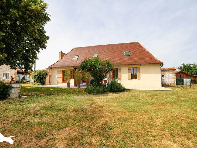 Maison en pierre de 6 pièces principales — photo 1