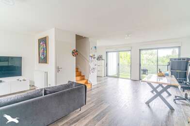 Appartement 4 pièces 275058 €