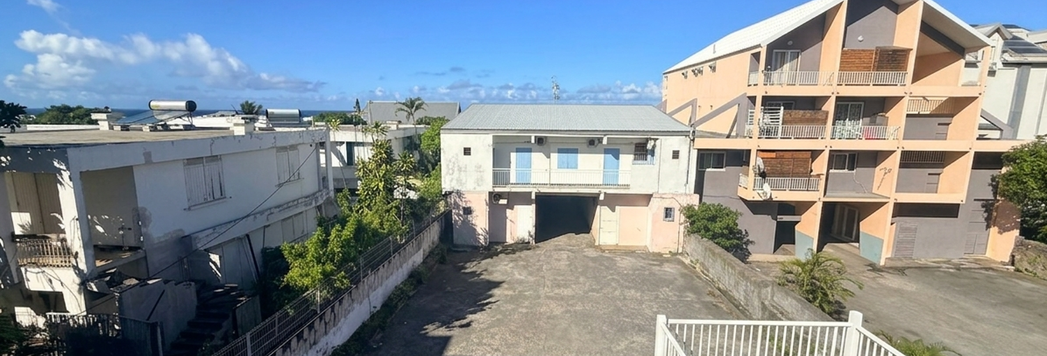 Immeuble  727 m² à vendre à Saint-Pierre (97410)