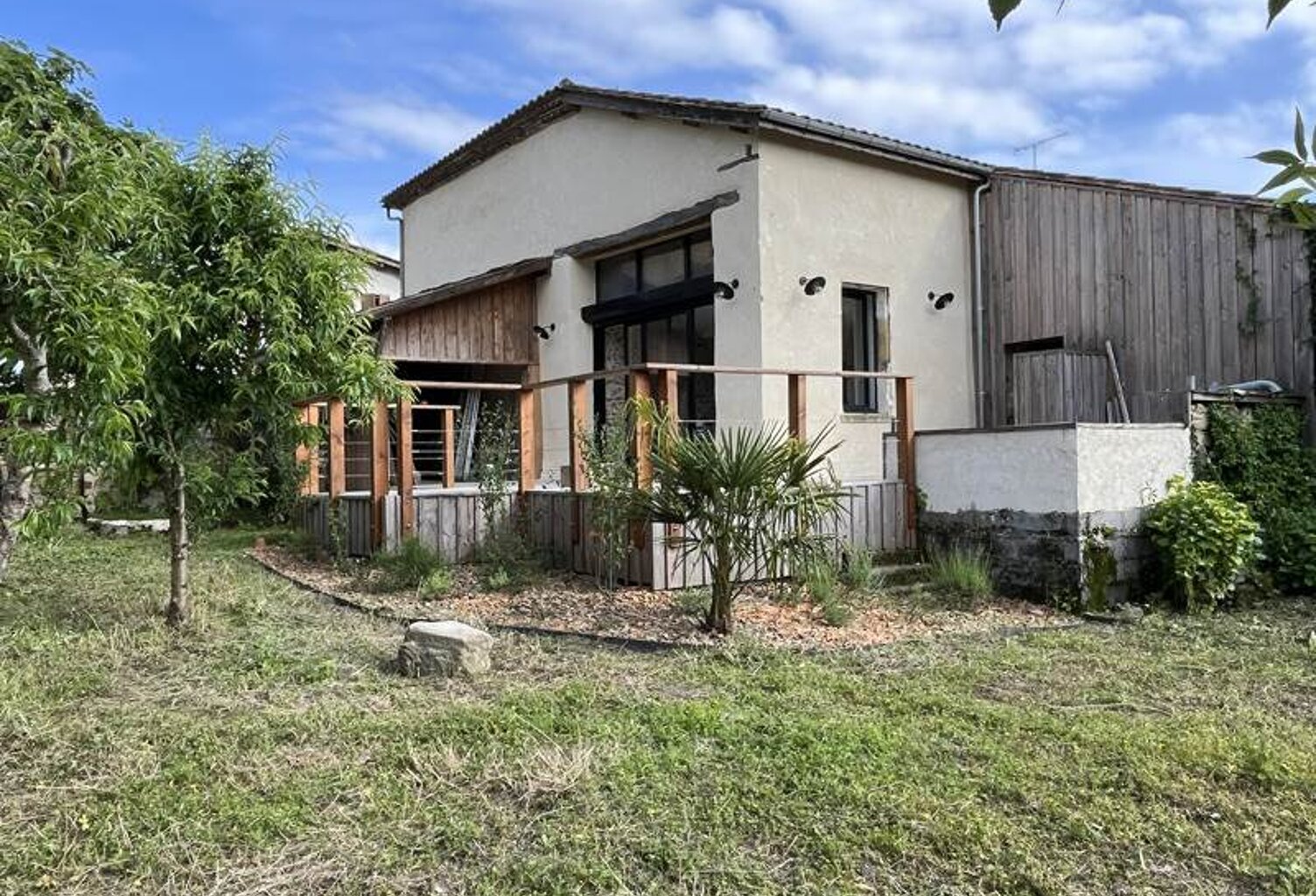 Maison en pierre de 6 pièces principales — photo 1