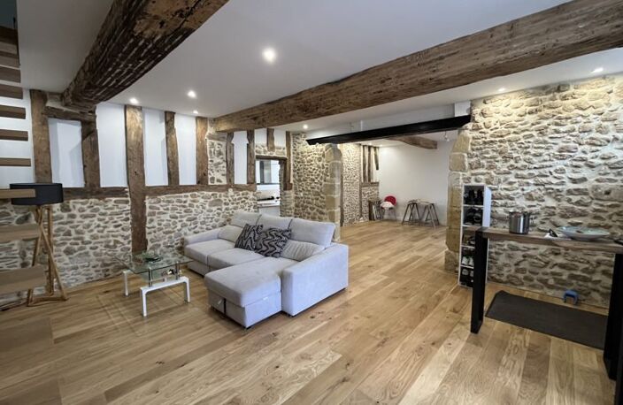 Maison en pierre de 6 pièces principales — photo 2