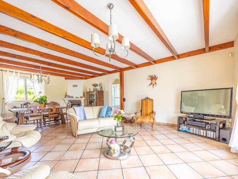 Maison en pierre de 7 pièces principales — photo 1